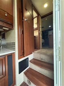 2013 Palomino COLUMBUS 320RS   - Photo 31 - Liberty, TX 77575