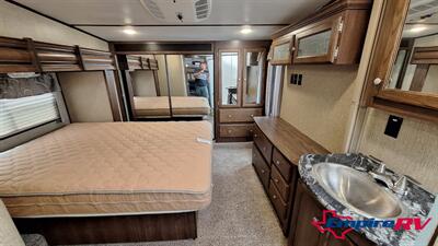 2017 Keystone SPRINTER 293FWBHS   - Photo 13 - Liberty, TX 77575