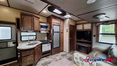 2017 Keystone SPRINTER 293FWBHS   - Photo 9 - Liberty, TX 77575