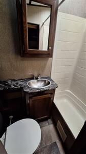 2017 Keystone SPRINTER 293FWBHS   - Photo 12 - Liberty, TX 77575