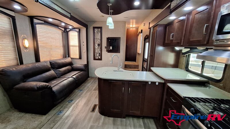 2013 Heartland ROAD WARRIOR 415 - Photo 13 - Liberty, TX 77575