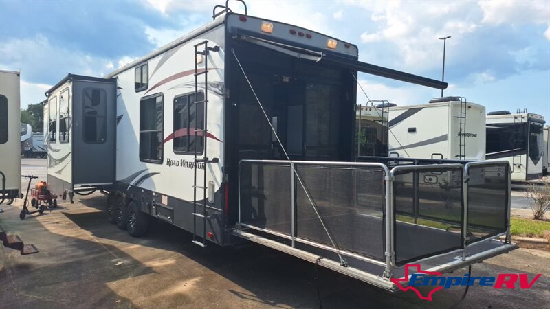 2013 Heartland ROAD WARRIOR 415 - Photo 3 - Liberty, TX 77575