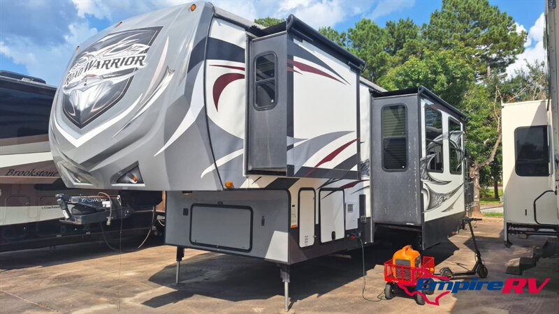 2013 Heartland ROAD WARRIOR 415 - Photo 2 - Liberty, TX 77575