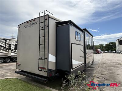 2015 Forest River Sandpiper 380BH5   - Photo 3 - Liberty, TX 77575