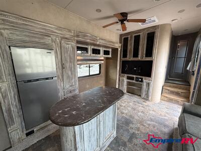 2015 Forest River Sandpiper 380BH5   - Photo 11 - Liberty, TX 77575