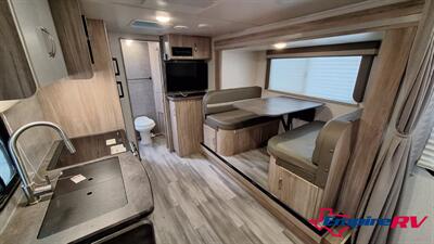 2022 Winnebago Micro Minnie 2108DS   - Photo 13 - Liberty, TX 77575