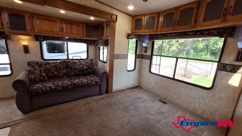 2011 Coachmen BROOKSTONE 376RL - Photo 12 - Liberty, TX 77575