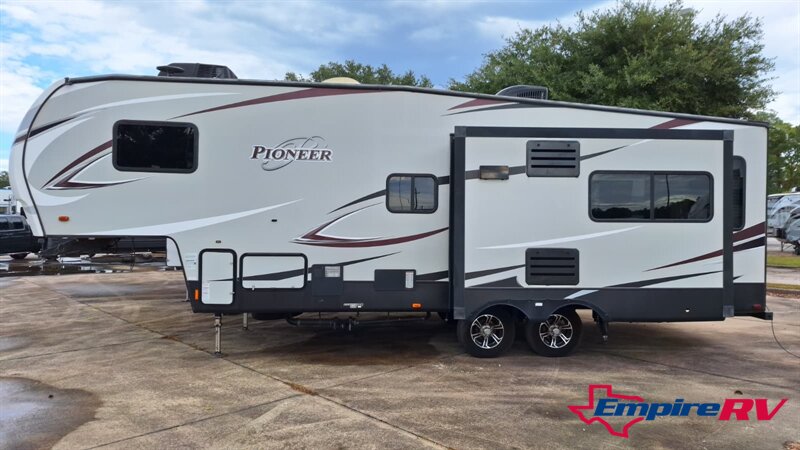 2018 Heartland pioneer M-287  