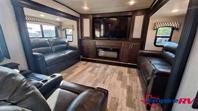 2020 Coachmen BROOKSTONE 344FL - Photo 8 - Liberty, TX 77575
