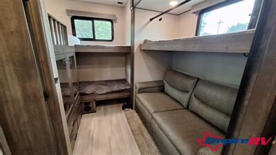 2022 Grand Design Solitude 3740BH   - Photo 10 - Liberty, TX 77575