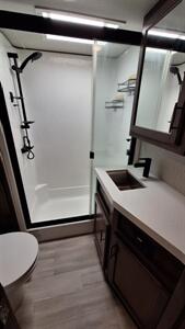 2022 Grand Design Solitude 3740BH   - Photo 14 - Liberty, TX 77575