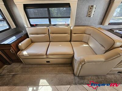 2014 Fleetwood Bounder 35K   - Photo 22 - Liberty, TX 77575