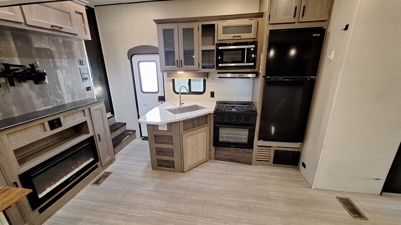 2021 Keystone Hideout 308BHDS - Photo 11 - Liberty, TX 77575