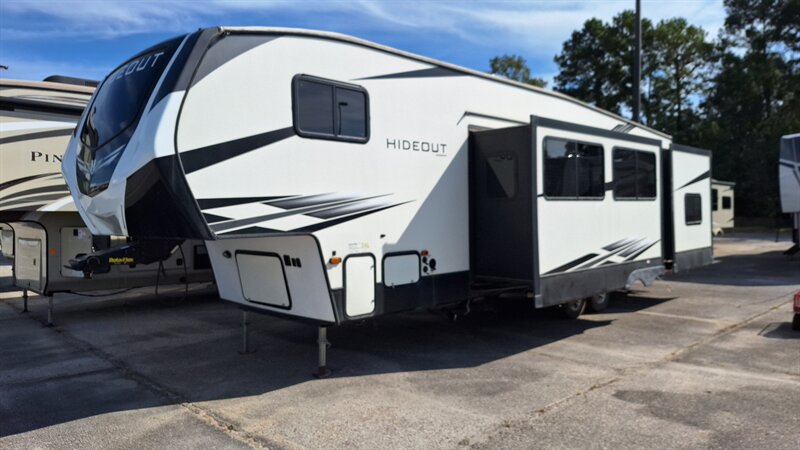 2021 Keystone Hideout 308BHDS - Photo 2 - Liberty, TX 77575