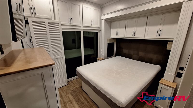 2023 Forest River RIVERSTONE 39RKFB - Photo 16 - Liberty, TX 77575