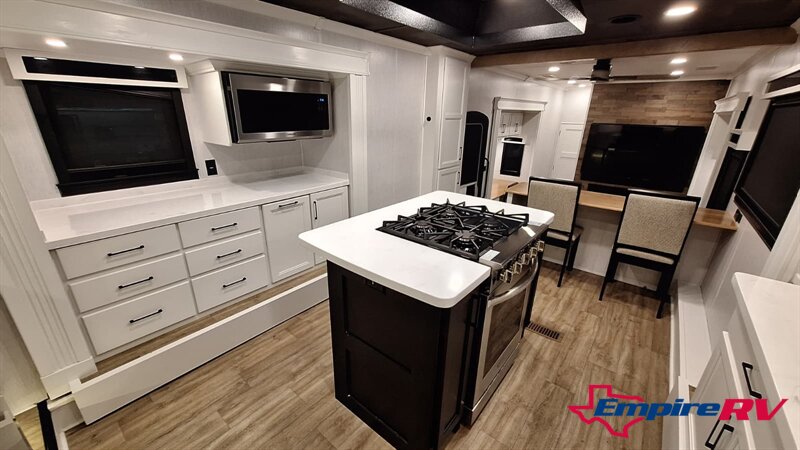 2023 Forest River RIVERSTONE 39RKFB - Photo 11 - Liberty, TX 77575