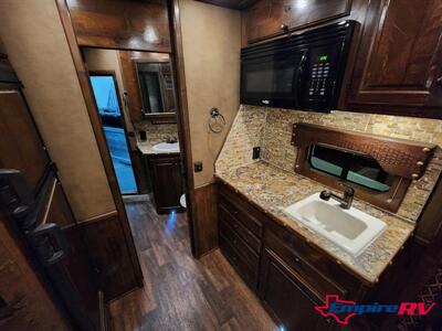 2015 Sundowner 4 HORSE TRAILER   - Photo 10 - Liberty, TX 77575