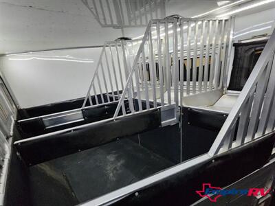 2015 Sundowner 4 HORSE TRAILER   - Photo 16 - Liberty, TX 77575