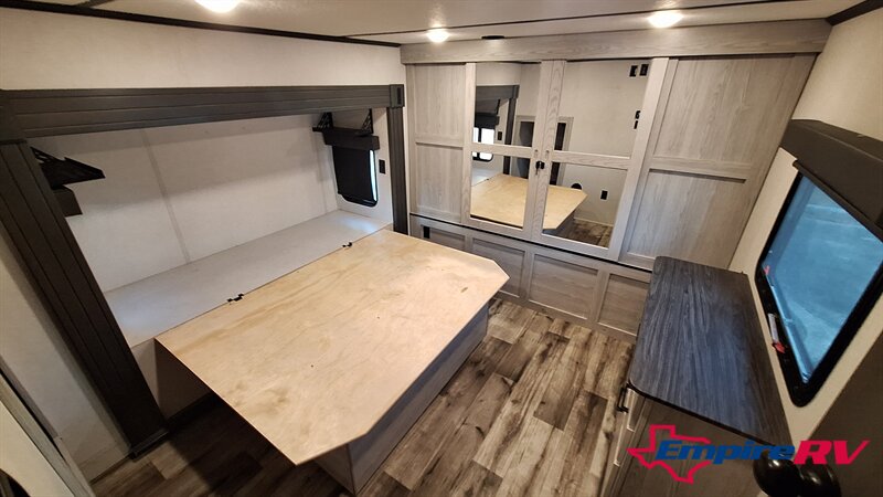 2021 Keystone Montana High Country 377FL - Photo 15 - Liberty, TX 77575