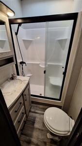 2021 Keystone Montana High Country 377FL - Photo 12 - Liberty, TX 77575