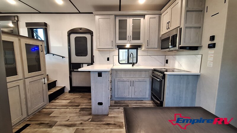 2021 Keystone Montana High Country 377FL - Photo 10 - Liberty, TX 77575