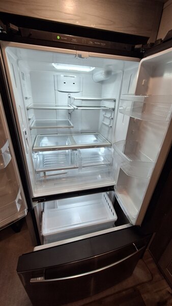 2021 Keystone Montana High Country 377FL - Photo 18 - Liberty, TX 77575