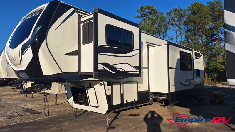 2021 Keystone Montana High Country 377FL - Photo 2 - Liberty, TX 77575