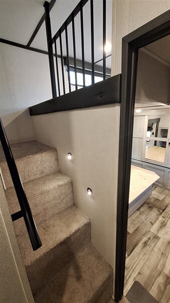 2021 Keystone Montana High Country 377FL - Photo 13 - Liberty, TX 77575