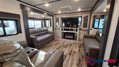 2021 Keystone Montana High Country 377FL - Photo 5 - Liberty, TX 77575