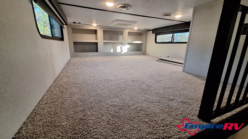 2021 Keystone Montana High Country 377FL - Photo 14 - Liberty, TX 77575