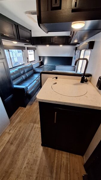 2022 Forest River CHEROKEE WOLF PUP 16HE - Photo 6 - Liberty, TX 77575