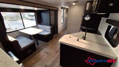 2021 Forest River CHEROKEE   - Photo 9 - Liberty, TX 77575