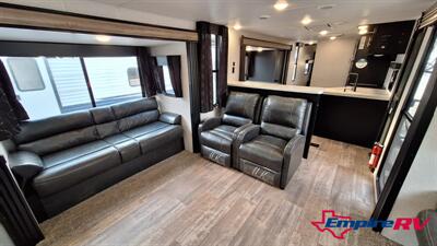 2021 Forest River CHEROKEE   - Photo 12 - Liberty, TX 77575