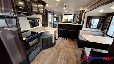 2021 Forest River CHEROKEE   - Photo 10 - Liberty, TX 77575