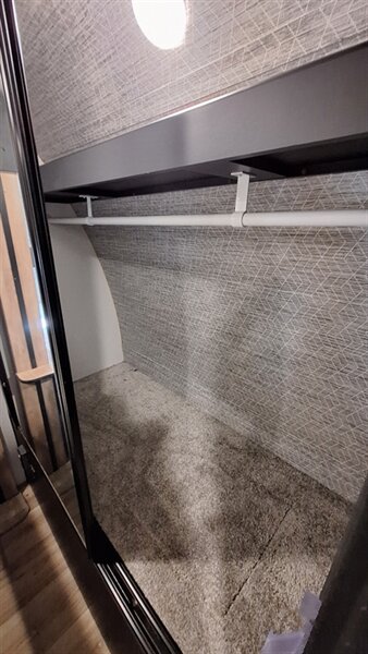 2023 Keystone Outback 328RL - Photo 16 - Liberty, TX 77575
