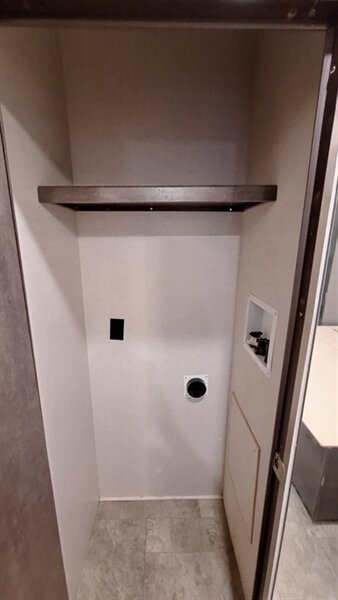 2018 Cruiser RV HAMPTON 360FDD - Photo 10 - Liberty, TX 77575
