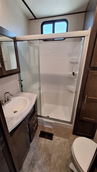 2018 Cruiser RV HAMPTON 360FDD - Photo 7 - Liberty, TX 77575