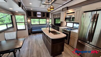 2021 Alliance RV Paradigm   - Photo 6 - Liberty, TX 77575