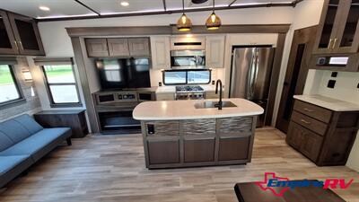 2021 Alliance RV Paradigm   - Photo 8 - Liberty, TX 77575