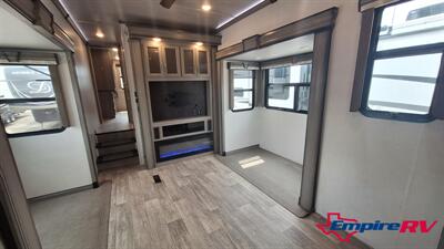 2021 Keystone montana 3741FK - Photo 9 - Liberty, TX 77575