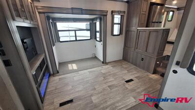 2021 Keystone montana 3741FK - Photo 12 - Liberty, TX 77575