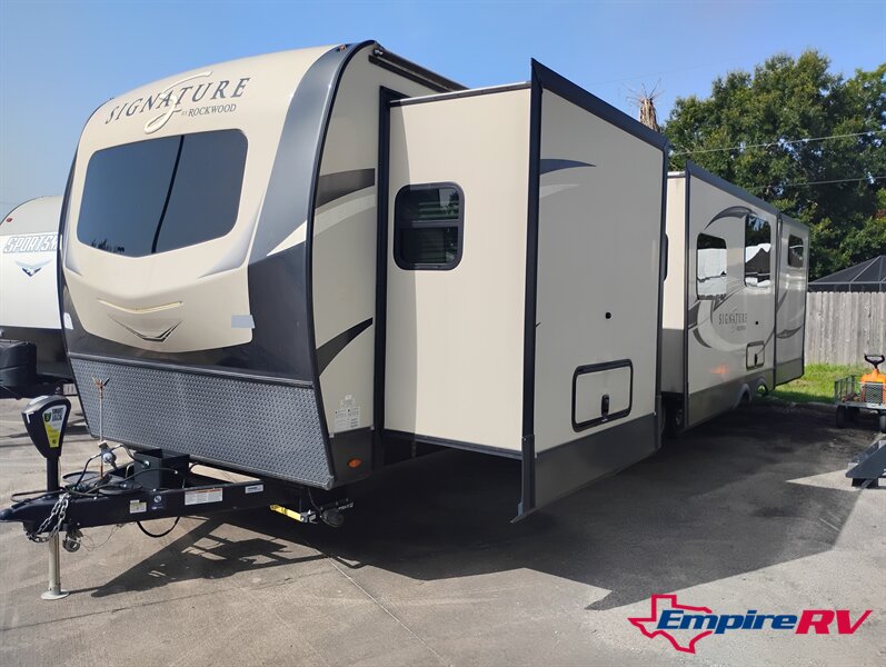 2021 Forest River Rockwood Signature 8327SB  