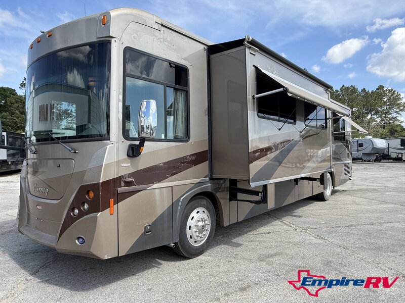 2008 Winnebago JOURNEY 39Z   - Photo 1 - Liberty, TX 77575