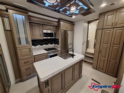 2023 DRV FULLHOUSE LX455   - Photo 12 - Liberty, TX 77575