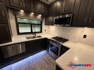 2022 DRV MOBILE SUITES 41RKSB4 - Photo 10 - Liberty, TX 77575