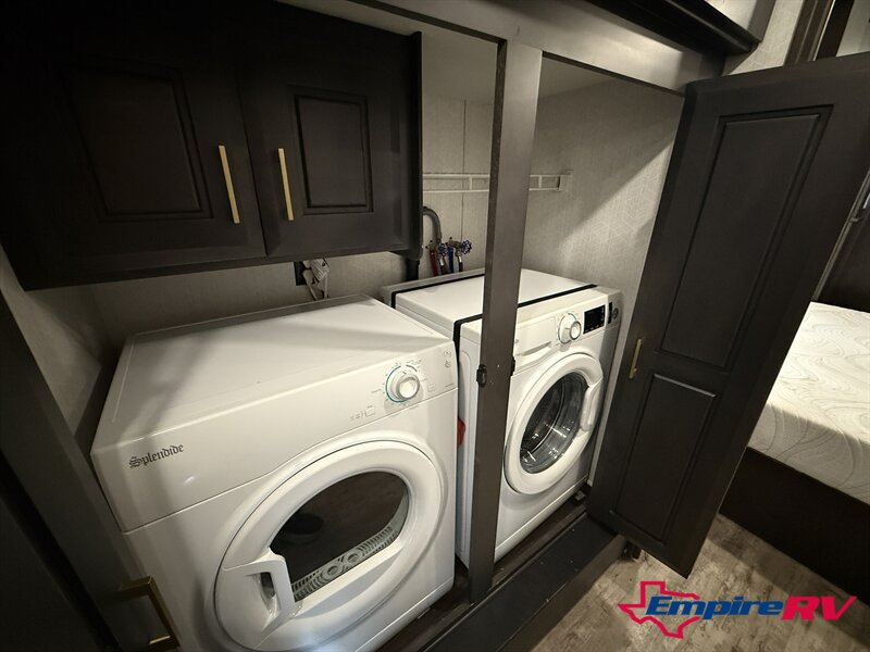 2022 DRV MOBILE SUITES 41RKSB4 - Photo 14 - Liberty, TX 77575