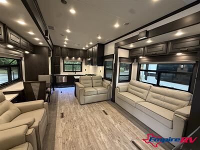 2022 DRV MOBILE SUITES 41RKSB4 - Photo 7 - Liberty, TX 77575