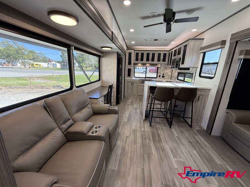 2024 Forest River SIERRA 3800RK 3800RK   - Photo 9 - Liberty, TX 77575