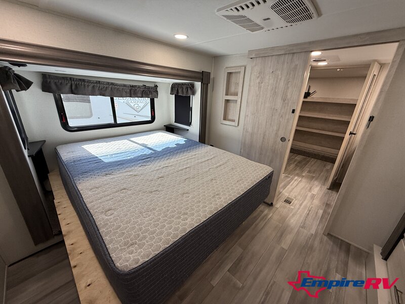 2024 Forest River SIERRA 3800RK 3800RK   - Photo 16 - Liberty, TX 77575