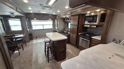 2019 Forest River Rockwood 8329SS - Photo 5 - Oxnard, CA 93030